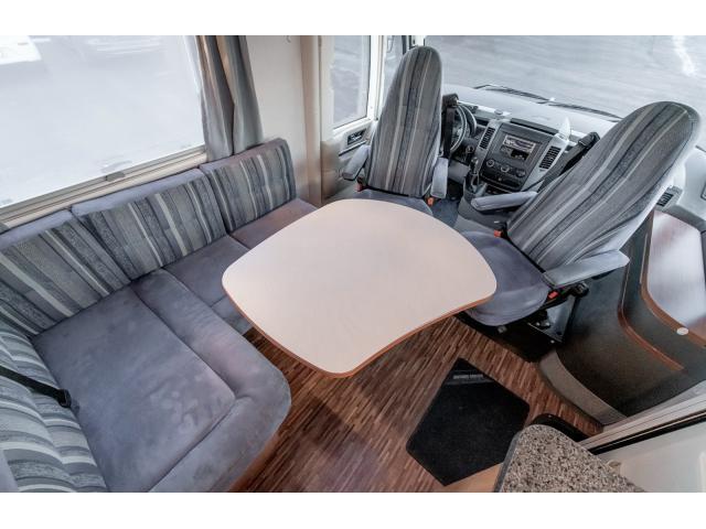 Photo Camping car Mercedes Intégré image 3/3
