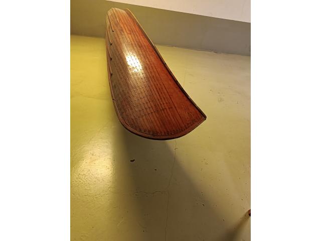 Photo Canoë ancien en bois image 3/6