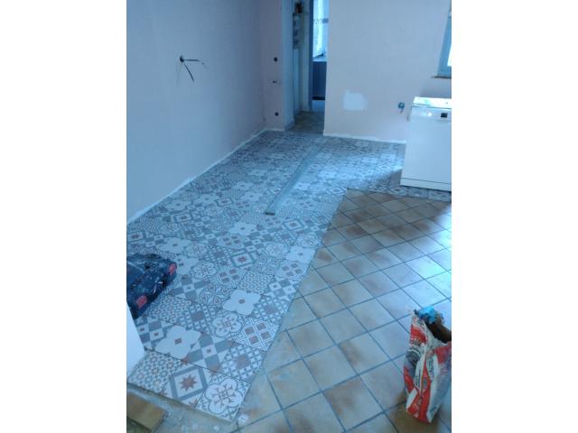 Photo carreleur image 3/5