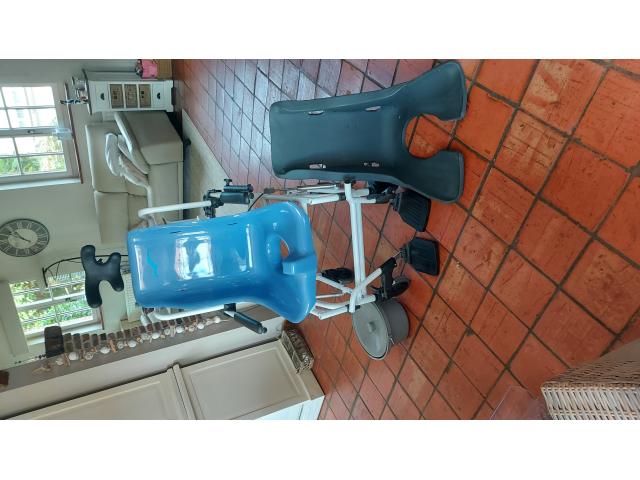 Photo Chaise de toilette et douche image 3/4