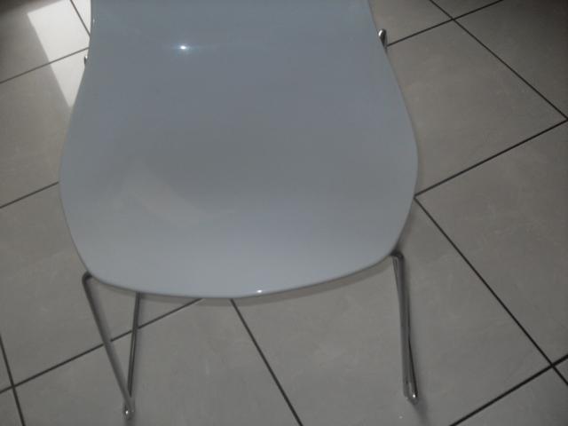 Photo chaise laquée blanche image 3/4