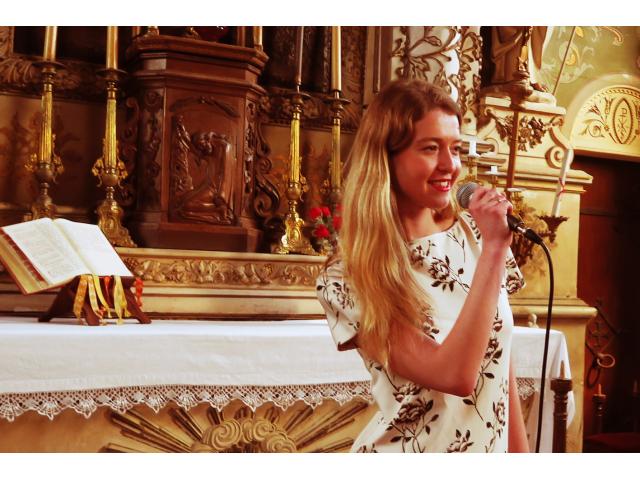 Photo Chanteuse & pianiste • messe de mariage à l'église • NORMANDIE image 3/5