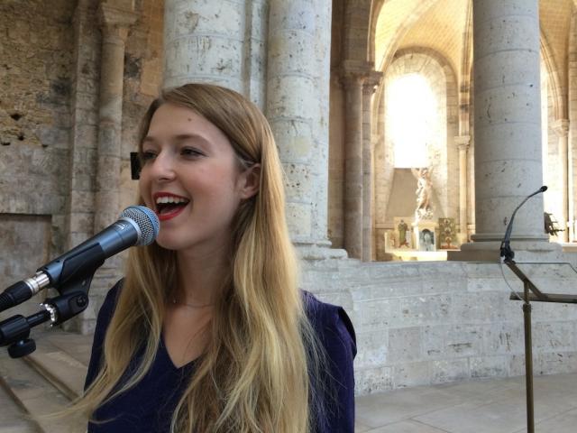 Photo Chanteuse pour cérémonie gospel, laïque, bénédiction, baptême • MANCHE 50 Granville Cherbourg image 3/6