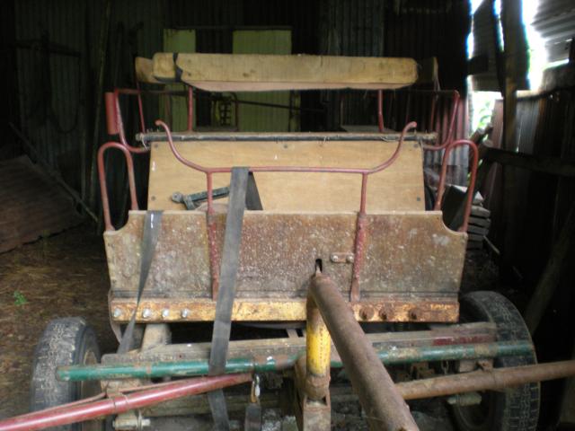 Photo charrette à cheval 4 roues image 3/4