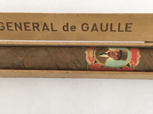 Photo cigare de collection " General de Gaulle" boite bois image 3/3