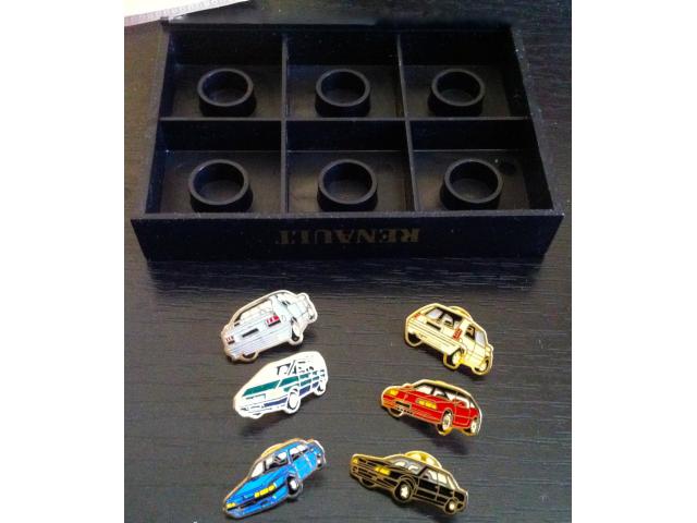 Photo Coffret collector pins renault image 3/3