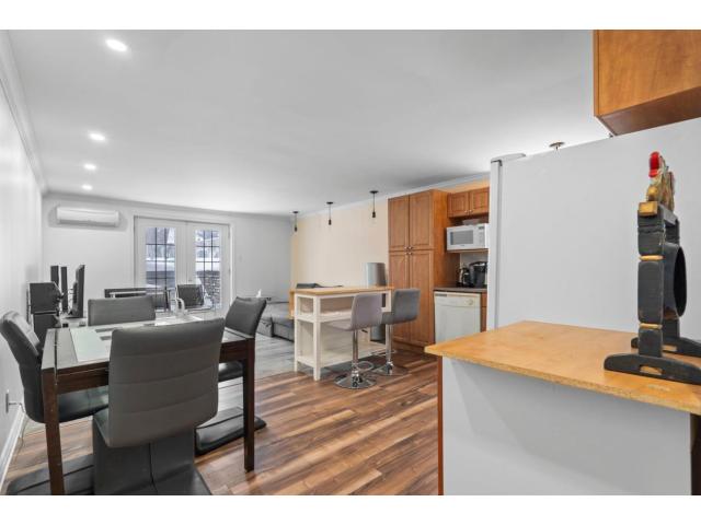 Photo Condo à louer meublé ou non situé à deux pas du REM Brossard (Quebec) image 3/6
