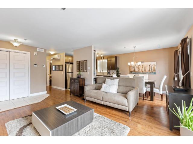 Photo Condo moderne et impeccable Champfleury Sainte-Rose (Laval, Quebec) image 3/6