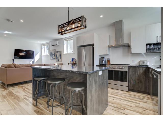 Photo Condo moderne, impeccablement entretenu 1050pc au Québec image 3/6