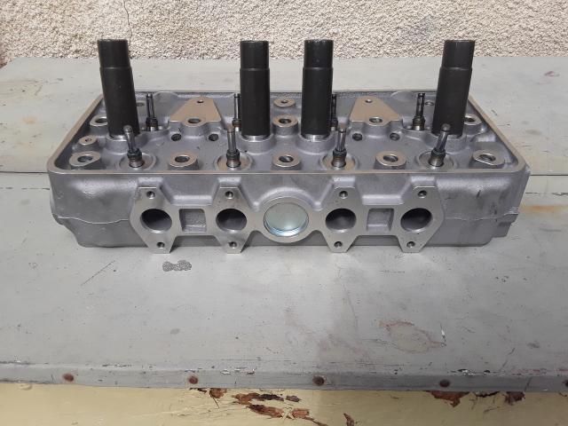 Photo culasse 504 injection essence 2litres image 3/3