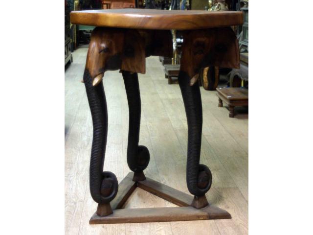 Photo Demi table haute en bois aux pieds éléphant - H: 77 cm image 3/4