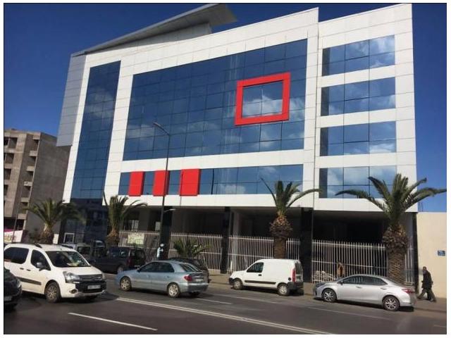 Photo des magasins idéalement Un emplacement stratégique image 3/4