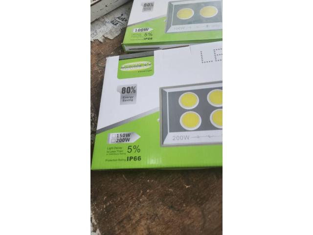 Photo DES PROJECTEURS LED ELECTRIQUE IP66  AU SENEGAL image 3/3