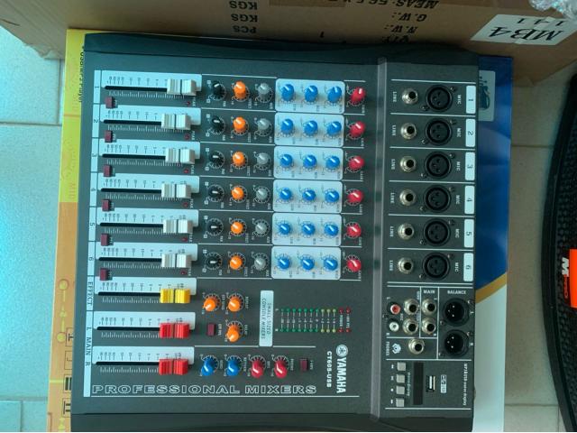 Photo DES TABLES DE MIXAGE DE MARQUE YAMAHA DISPONIBLE image 3/5