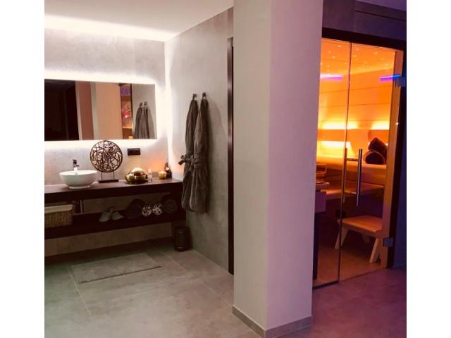 Photo Diamond Wellness - spa privé à Bruxelles, chambre sauna et jacuzzi image 3/6