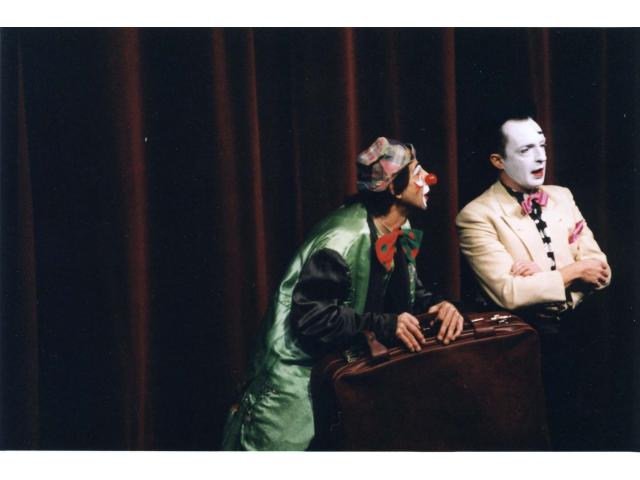 Photo duo de clowns et bulles de savon image 3/3