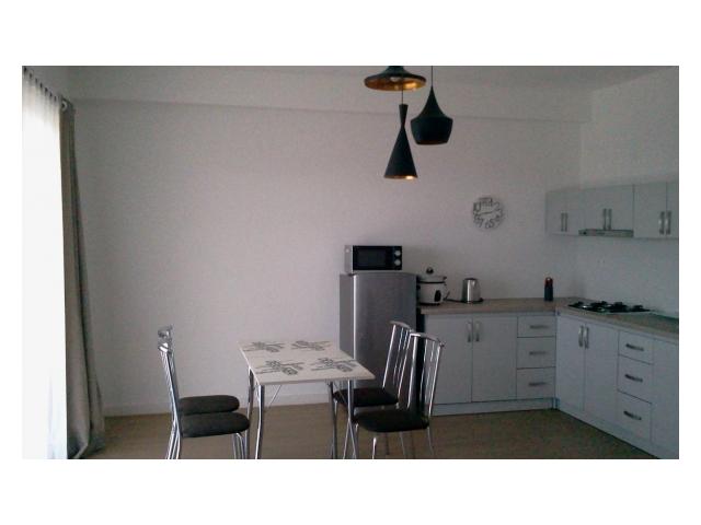 Photo EN EXCLUSIVITÉ APPARTEMENT NEUF T3 DE HAUT STANDING MEUBLE A LOUER A ANALAMAHITSY Réf:LAM30102 image 3/3