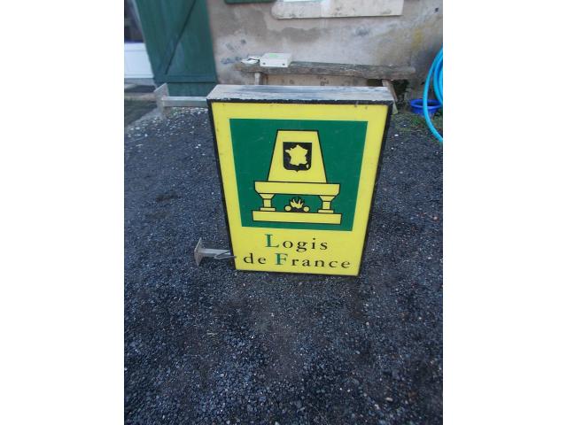 Photo Enseigne publicitaire logis de france lumineuse  80 x 60 en alu faire  prix image 3/3