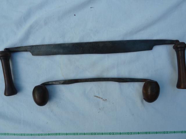 Photo Ensemble d'outils anciens restaurés image 3/6