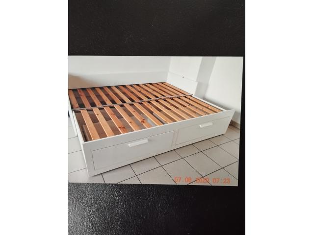 Photo ÉTAT IMPECCABLE, LIT IKÉA BRISMES COMPLET avec 2 matelas, 2 sommiers, 2 tiroirs, possible pour 2 per image 3/6