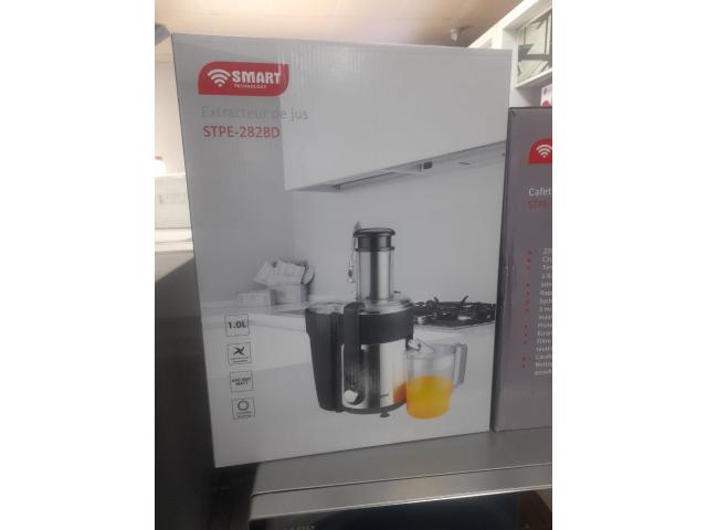 Photo EXTRACTEUR DE JUS , MIXEUR , HACHOIR ET BOULLOIRE A VENDRE image 3/4