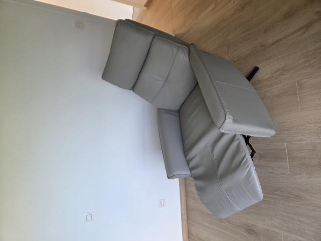 Photo fauteuil en cuir image 3/4