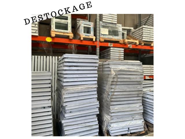 Photo Fenêtre PVC ou ALU en stock / Balayeuse image 3/5