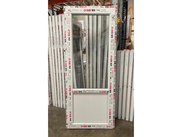 Photo Fenêtres volets porte led miroir image 3/6