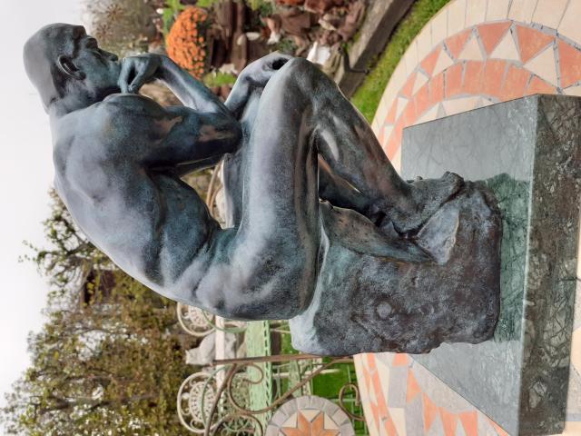 Photo Grand bronze sur socle signé (le penseur de Rodin image 3/6