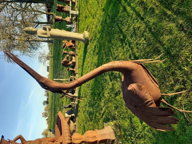 Photo GRANDE GRUE EN METAL PATINE image 3/6