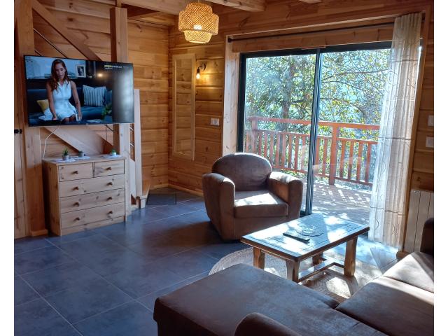 Photo HAUTES-VOSGES – BUSSANG – CHALET avec vue sur la vallée et les montagnes image 3/6