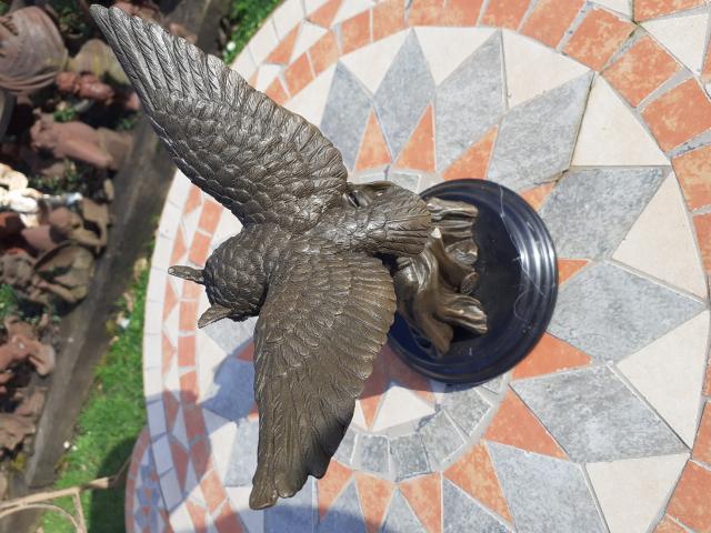 Photo HIBOU EN BRONZE SIGNE SUR SOCLE (l'envol). image 3/6