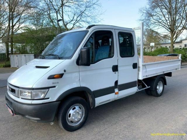 Photo Iveco Daily 35C11 Double cabine 7 places image 3/4