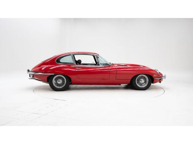 Photo Jaguar E-Type 4.2 2+2 '69 CH577bw image 3/6