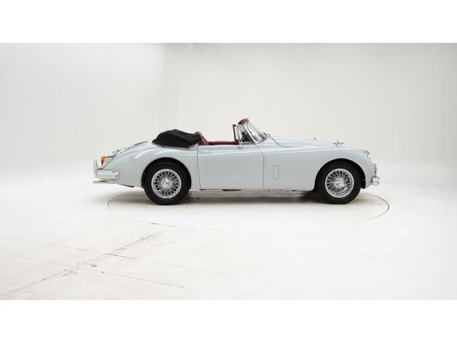 Photo Jaguar XK 150 SE DHC '61 CH914dn image 3/6
