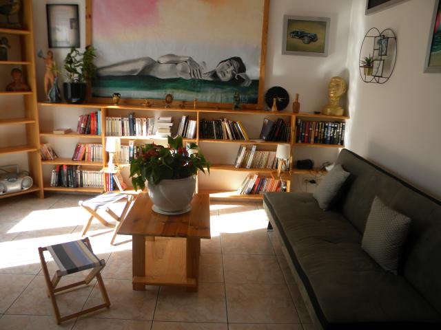 Photo JE VEND CETTE VILLA DE 156 m² ET UN SOUS-SOL DE 180 m² SUR UNE PARCELLE DE 1161 m²  3 CHAMBRES-PISCI image 3/6