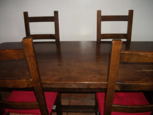 Photo Je vends Buffet, table + chaises de salle à manger image 3/4