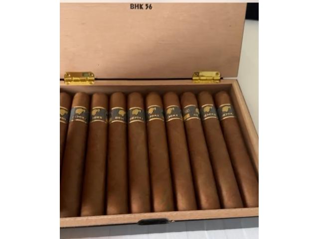 Photo Je vends deux boîtes de Cohiba image 3/4