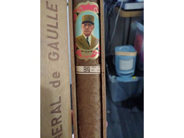 Photo Je vends un cigare du général de Gaulle numéro t57 image 3/6