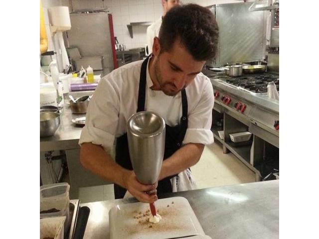 Photo Jobs en restauration : Barman, Serveur (h,f) image 3/5