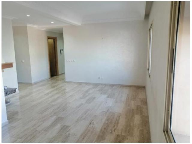 Photo joli appartement a les champs a louer image 3/6
