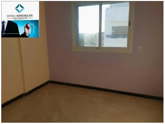 Photo joli Apprt quartier oublié à côté de clinique lina image 3/5