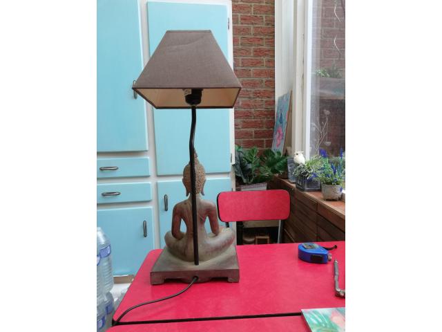 Photo Lampe d'appoint ou de chevet image 3/4