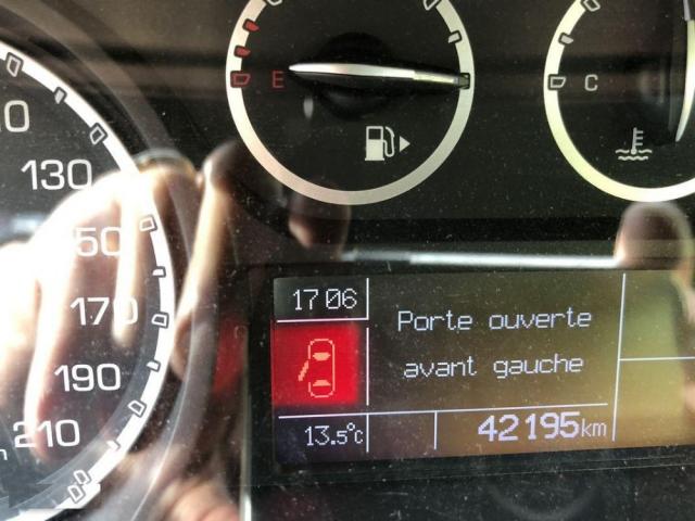Photo Lancia Ypsilon 1.3 MULTIJET PLATINUM image 3/3