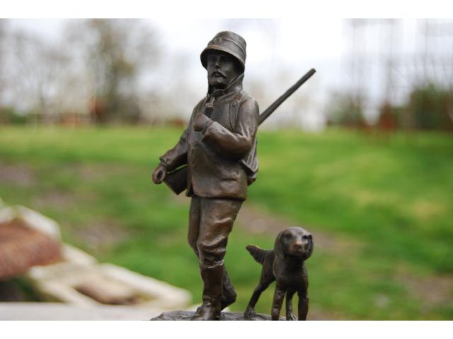 Photo LE CHASSEUR ET SON CHIEN EN BRONZE SIGNE image 3/6