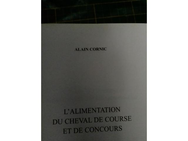 Photo Livre SPEcialisé " L Alimentation du Cheval de Course et de CONCOURS " image 3/4
