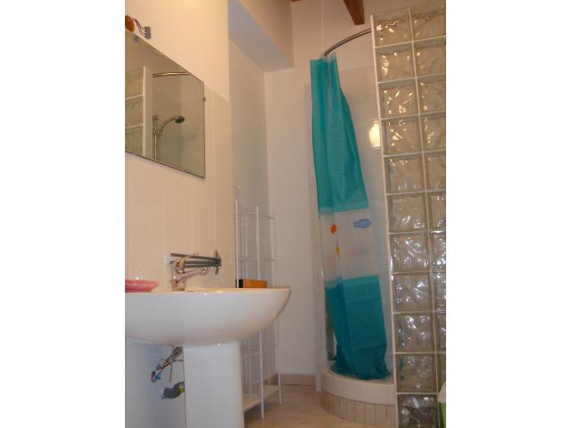Photo LOCATION BEAU F2 DUPLEX MEUBLE MAISON INDEPENDANTE 55 M2 image 3/3