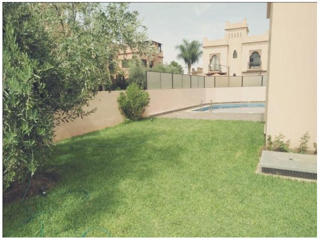 Photo location de vacance magnifique villa de 4 chambres et piscine privée image 3/6