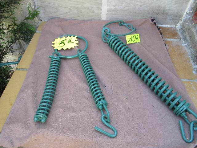 Photo lot d'accessoires pour oiseaux et ressorts image 3/6