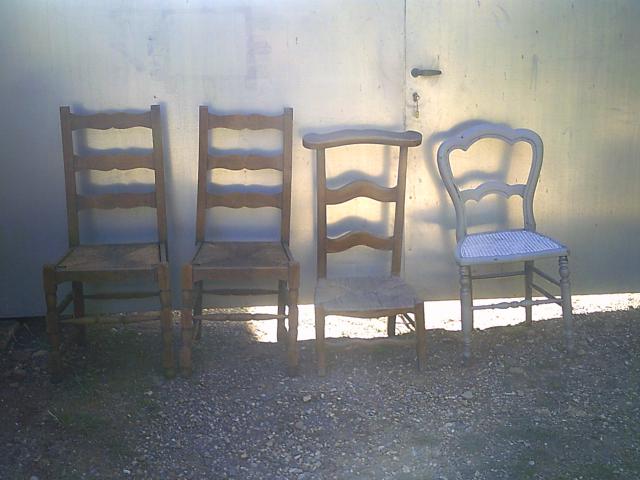 Photo lot de 4 chaises anciennes image 3/3